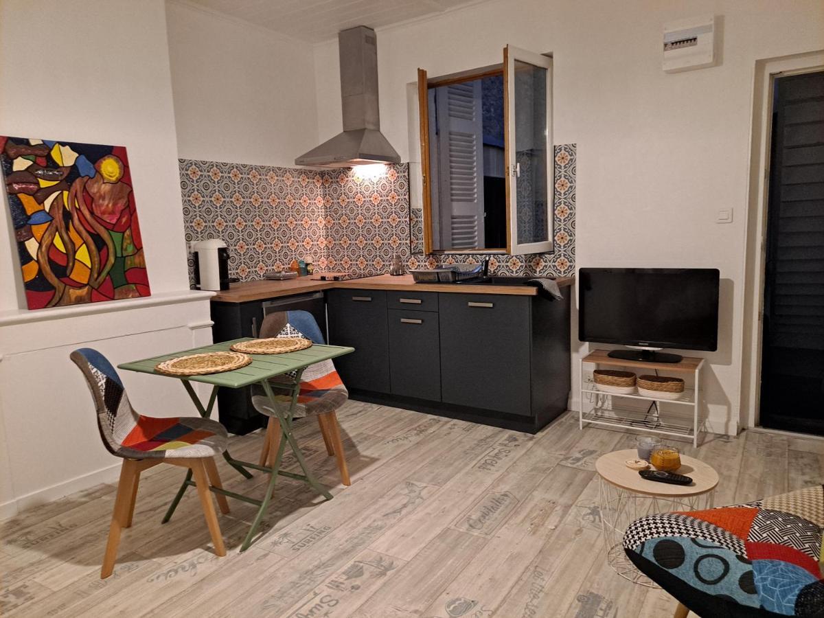 רושפור Studio Cosy Meuble, Terrasse Et Patio Pour Velo מראה חיצוני תמונה